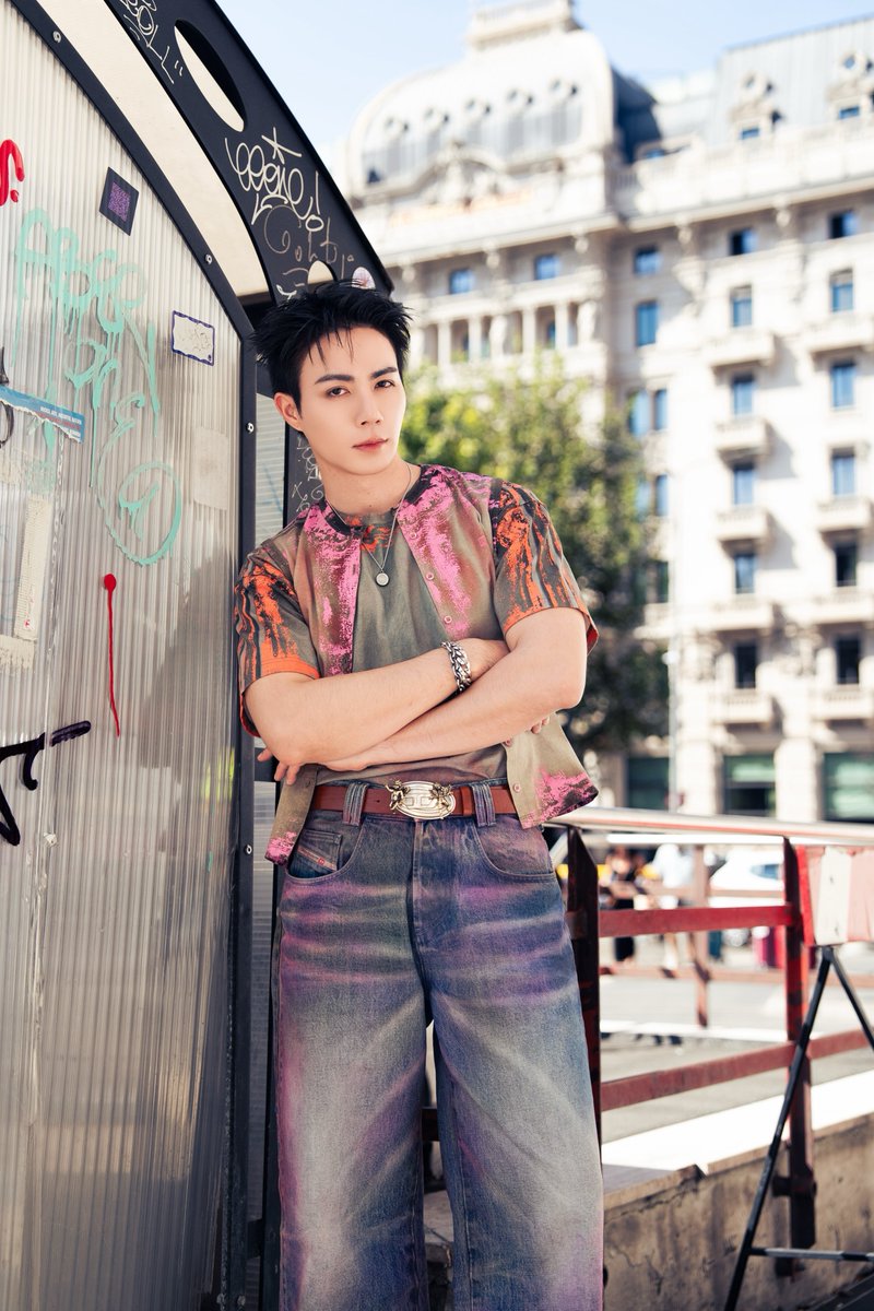 DomundiTV's tweet photo. THE DIESEL STATE OF MIND

Zee Pruk @zee_pruk arrives in Milan for the DIESEL SS 2027 Show, bringing a bold edge and effortless attitude to the streets of fashion week.

A statement in every detail. The DIESEL moment is about to begin. 

ZEE PRUK MFW 2027
#DIESELxZEEPRUK
#ZeePruk 
#Diesel @diesel 
#DieselSS27 
#ForSuccessfulLiving