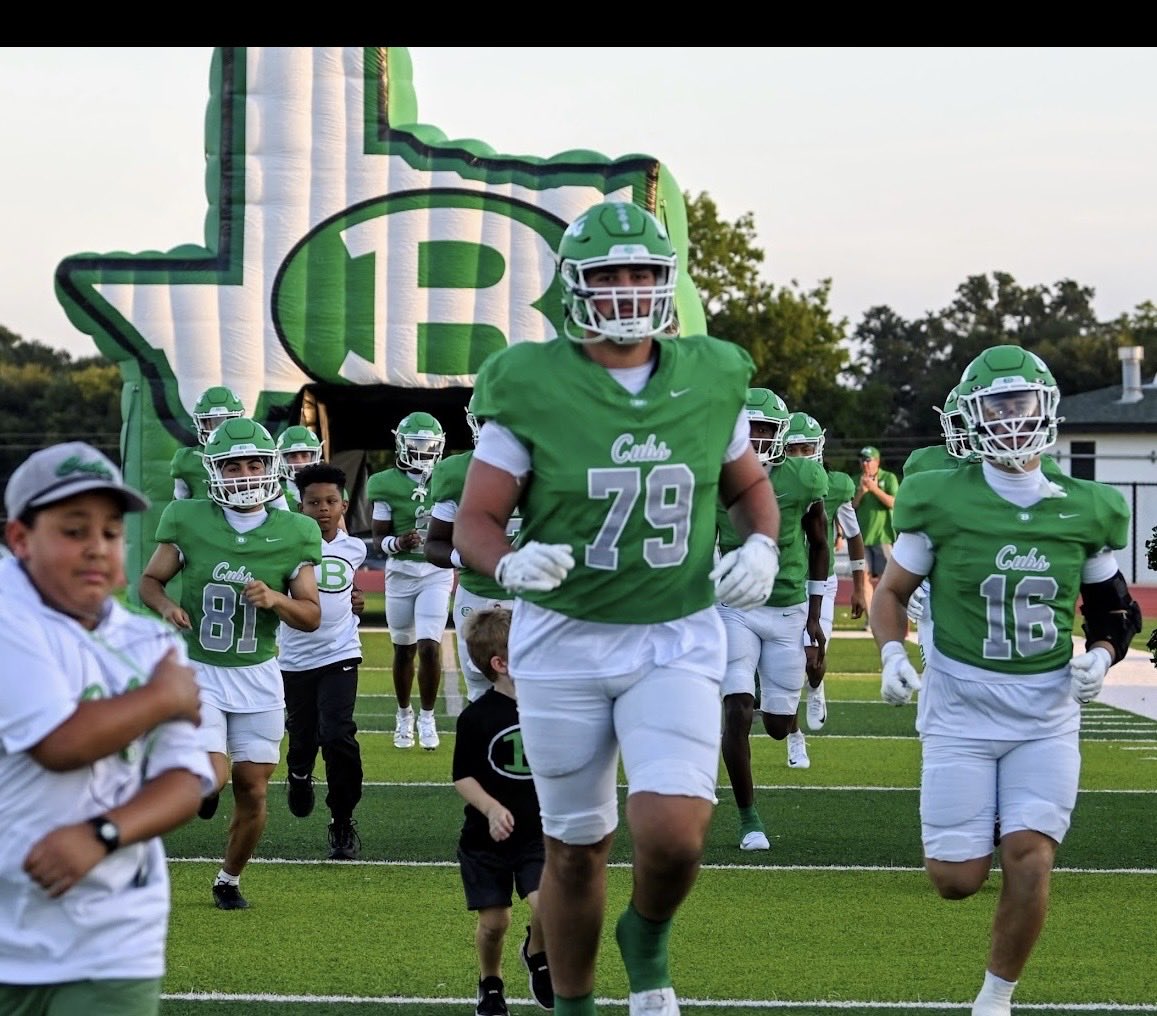nolanreyes79's tweet photo. Week 4 highlights 💪
Nolan Reyes #79 
6’8 310lbs Left tackle https://t.co/pwsIt5vMtF https://t.co/dBM2XUC1L5