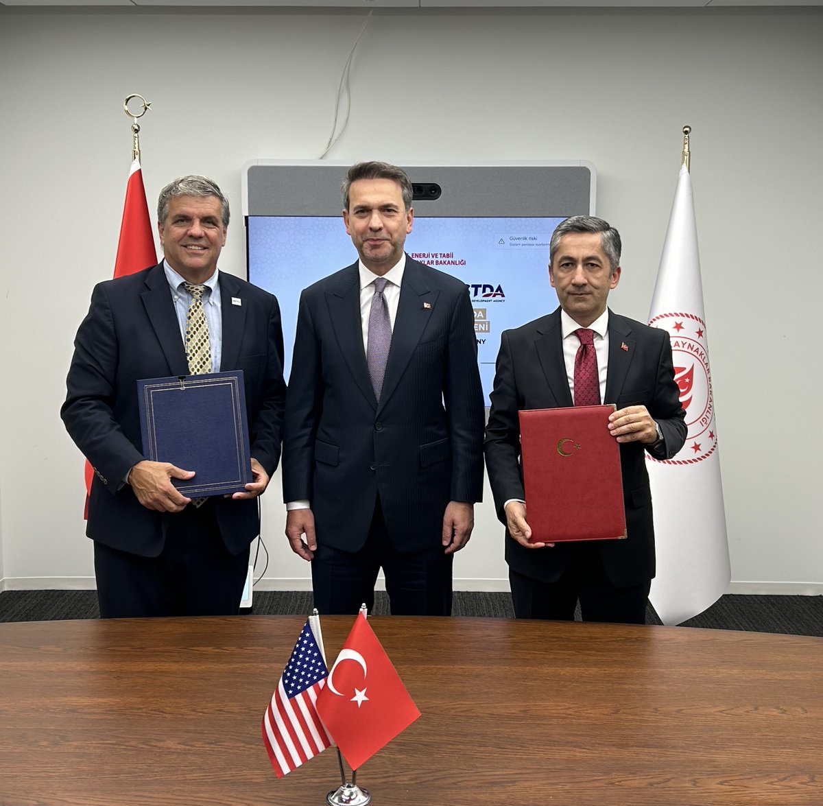 USTDA's tweet photo. USTDA is partnering with #Türkiye to open its market to  #SMR nuclear power plants. 🇺🇸🇹🇷 Details on the activity that will increase Türkiye’s domestic #energy production and advance the global competitiveness of U.S. #nuclear technology:  https://t.co/rkycuTw53q https://t.co/M33nE4nqV8