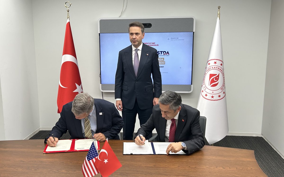 USTDA's tweet photo. USTDA is partnering with #Türkiye to open its market to  #SMR nuclear power plants. 🇺🇸🇹🇷 Details on the activity that will increase Türkiye’s domestic #energy production and advance the global competitiveness of U.S. #nuclear technology:  https://t.co/rkycuTw53q https://t.co/M33nE4nqV8