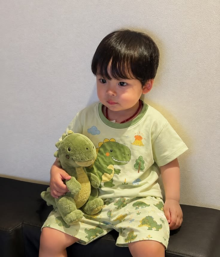 Mediusaaz's tweet photo. Todos los bebés llegan a la etapa con su obsesión por los dinosaurios? https://t.co/CxpxZVcPai