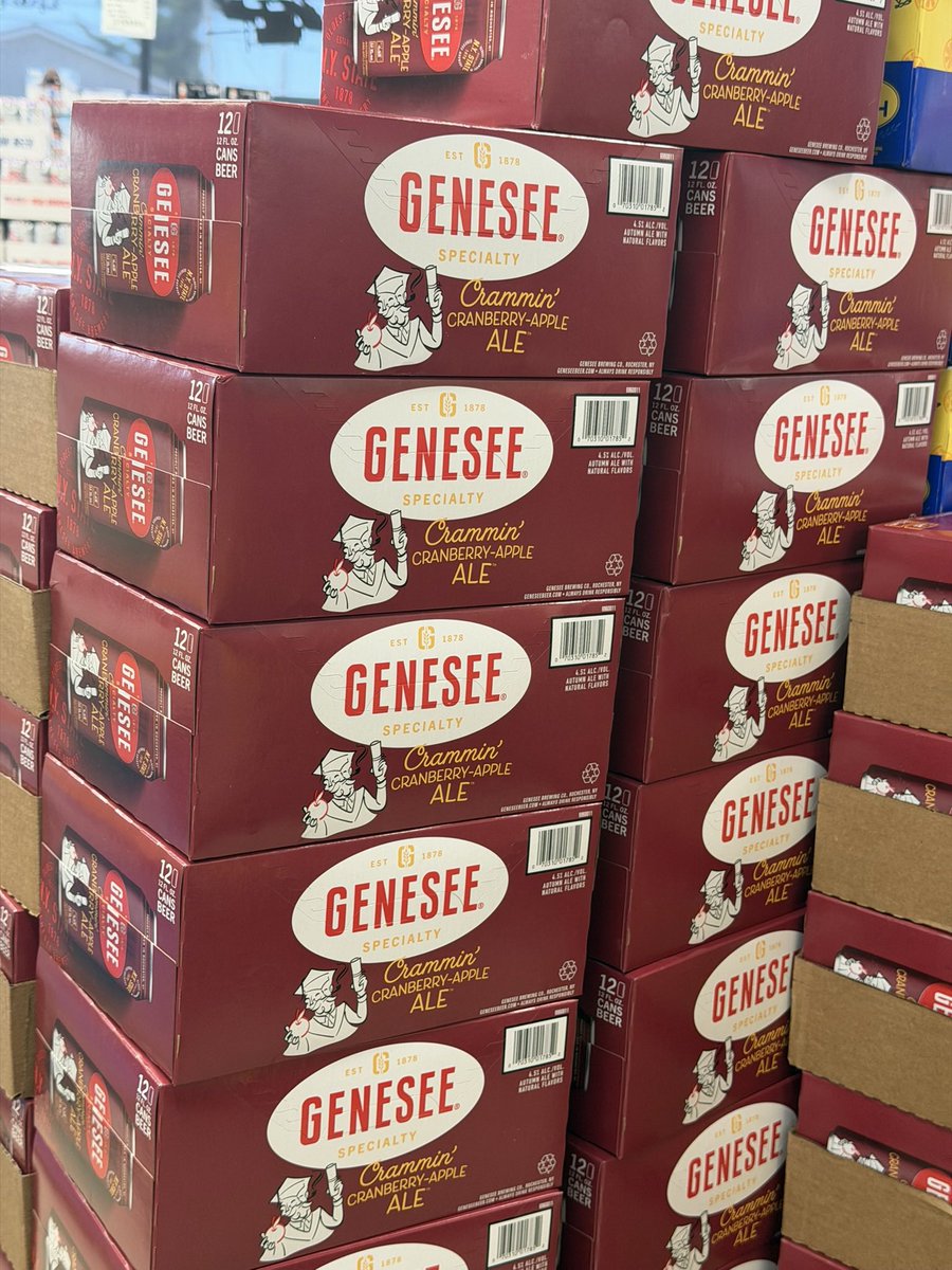 ConsumersBeer's tweet photo. The first official day of fall… but we still have a trace of summer in our stores for the best of both worlds! 

Stop in and pick up the NEW Genesee Cranberry Apple Ale or Genesee Oktoberfest. Don’t forget that Genesee Summer Brew is $14.99 BOGO! 

#fall #beer #wny #buffalo #shoplocal