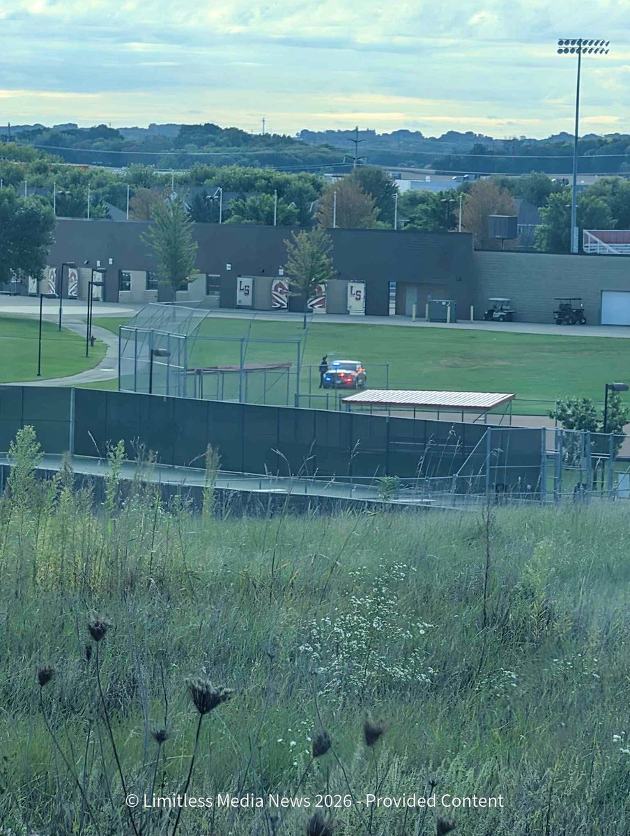 LimitlessNewsMN's tweet photo. LAKEVILLE, MN - 9:15 AM: We're aware of the ongoing police activity at Lakeville South High School. We are told the school is on lockdown, and multiple police agencies and Lakeville Fire are on scene. This is still developing!

Read More: https://t.co/gRNus0vTCV https://t.co/MZoFrHpBIC