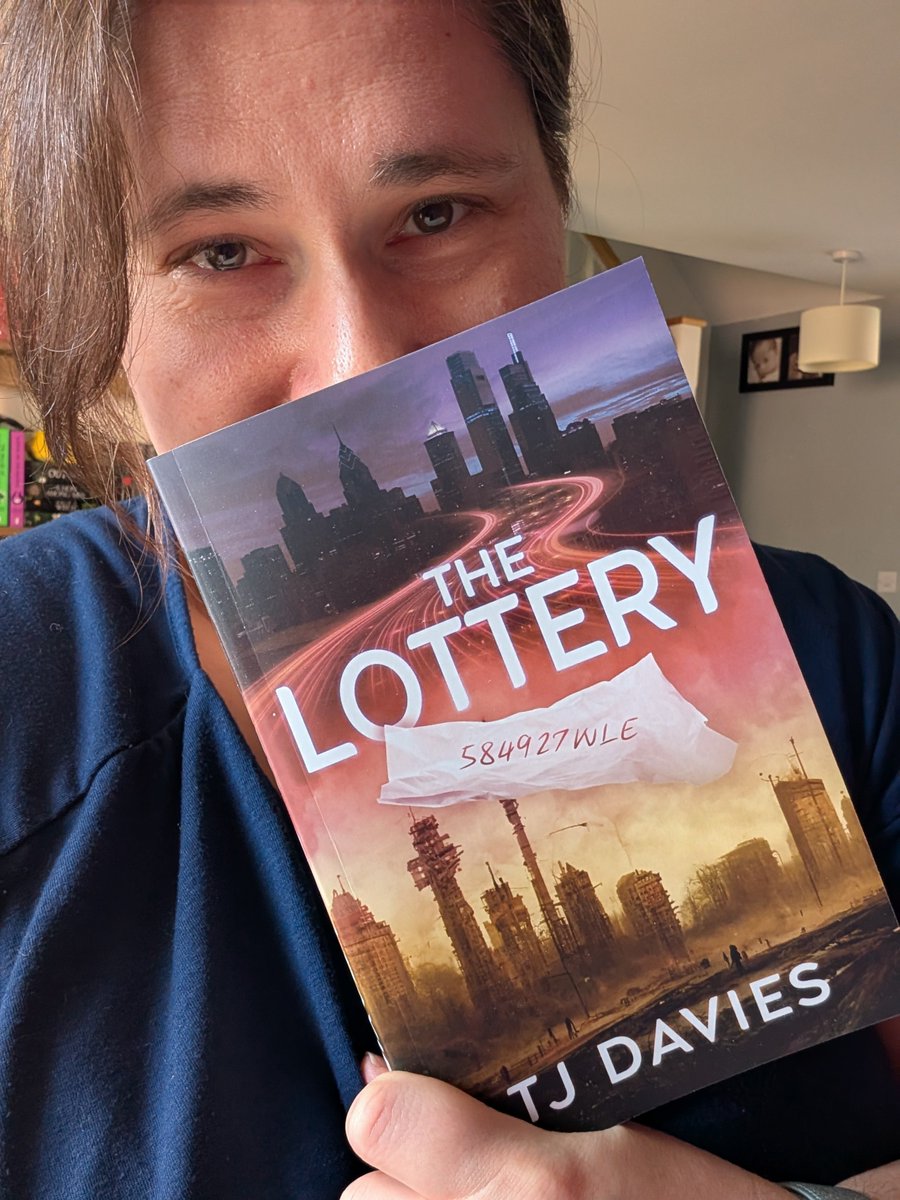 t_j_davies's tweet photo. There is something so surreal about holding your novel in your hands for the first time. There are no words. 
I've waited for this moment for so long. I didn't think it would ever happen, but here I am. 
#writingcommunity #debutnovel #indieauthor #readersofx #authorlife https://t.co/5SGgsrWOc6