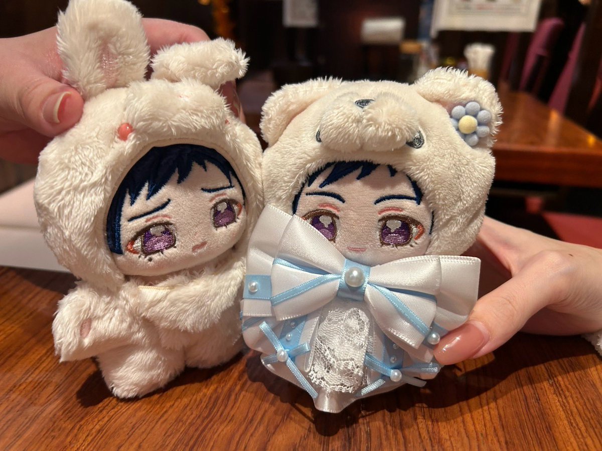 nifh5p's tweet photo. @xxx807y おつかれさまですー！
ぬいやばいですよね笑
もらった画像みたらうちの子メンチ切られてましたwww
ビール越しに談笑してるの可愛すぎますwww
是非またー🙌 https://t.co/7oE4CoTpbZ