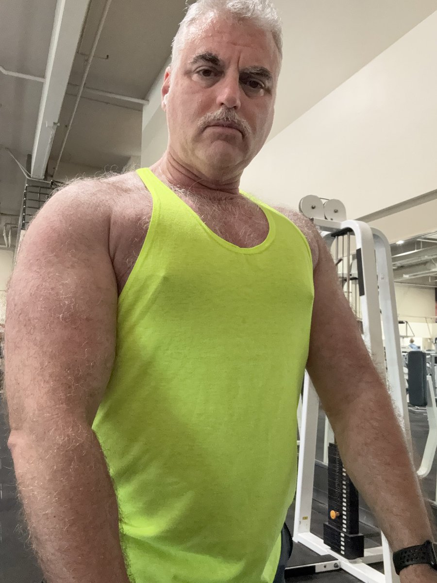 BeefyDutchDaddy's tweet photo. Titty Tuesday!!! 💪🏼💪🏼💪🏼 https://t.co/z5p05iKPNH