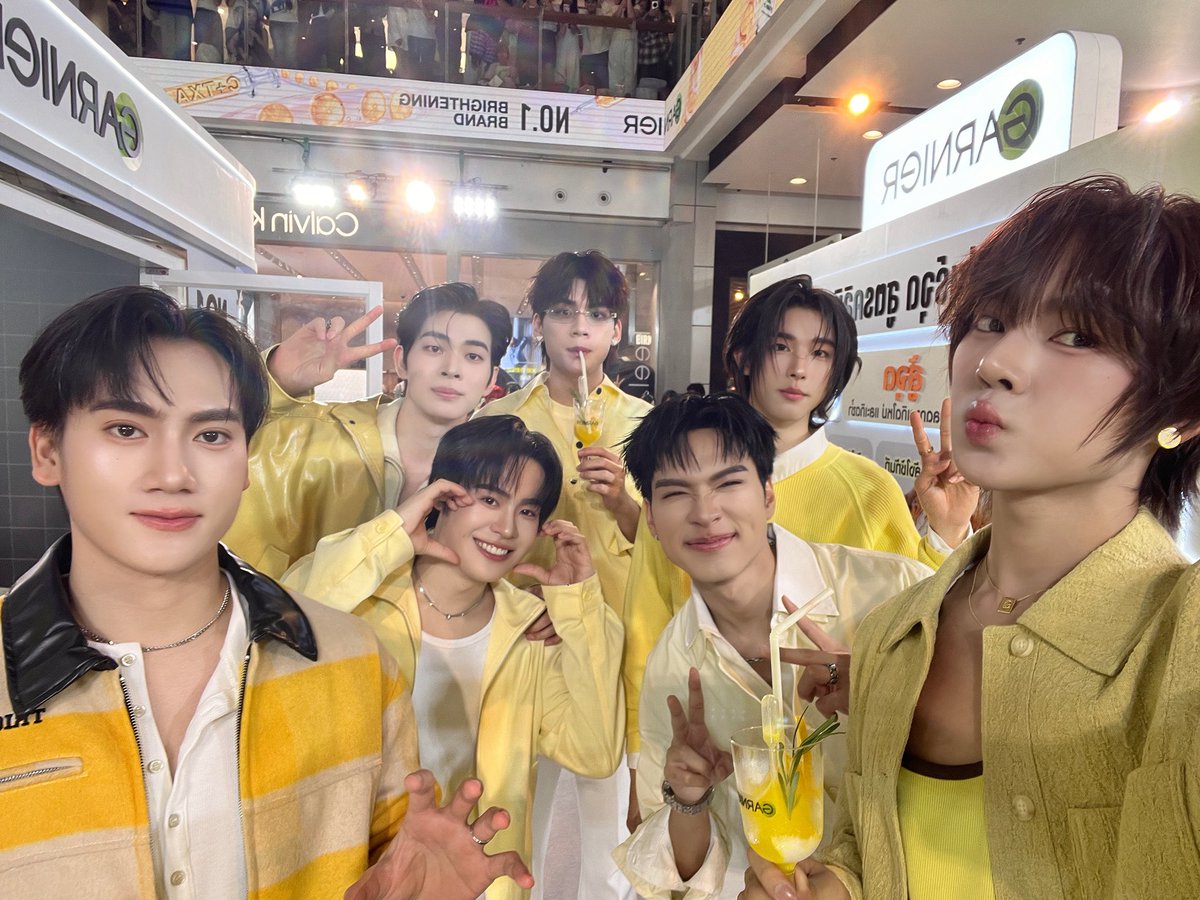 ottoottoo_'s tweet photo. ขอบคุณ GARNIER มากนะคั้บที่เชิญพวกเรามางานวันนี้ ขอบคุณพี่ๆมัมๆด้วยน้าาา ที่มาหาพวกเราาา💛🍋

NORTHOTTO AT GARNIER LAB
#GarnierClinicalLabxDMD https://t.co/hdrWvmjRAX