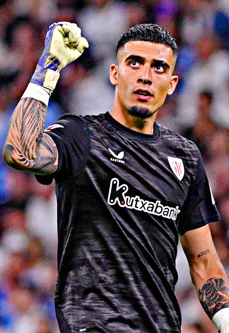 AllFutbolMX's tweet photo. ❤️👏🏼 ALEX PADILLA FEELS 100% MEXICAN.

The young Athletic Club goalkeeper opened up about his LOVE FOR MEXICO despite being born and raised in Spain. 🇪🇸

“I don’t have a Mexican accent, but I’m here because I feel these colors. I would die for this country if I had to.

I got my first tattoo when I was 16. It’s the eagle; 90% of my family is Mexican, and it represents them and everything my mother instilled in me.”

Un mexicano nace donde se le da la gana. 🦅