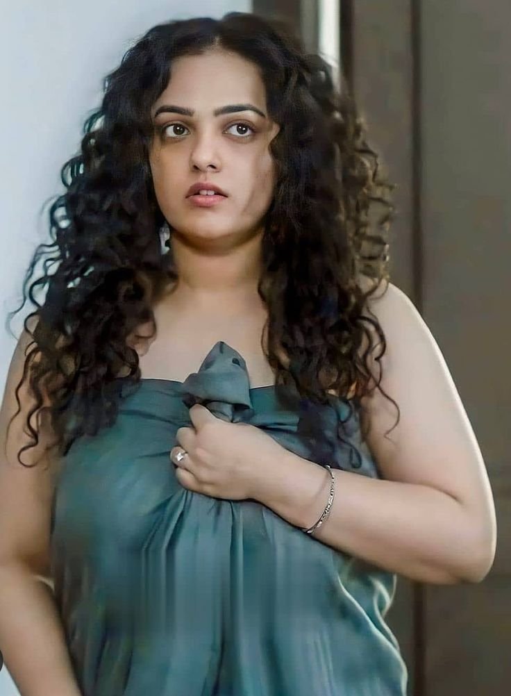 sumathii77's tweet photo. Me infront of my          me with the same 
husband with                 guy when my 
 that one tenant            when husband is
who calls me akka       not at home https://t.co/LgjFATmWyH