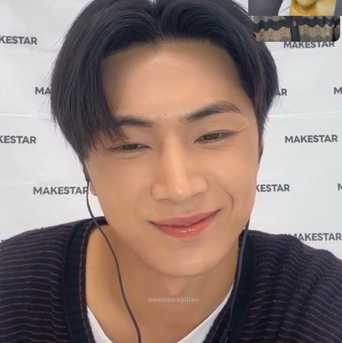 mynoxstar's tweet photo. They have the same sweet face …. :< https://t.co/iLg4ESyeEq