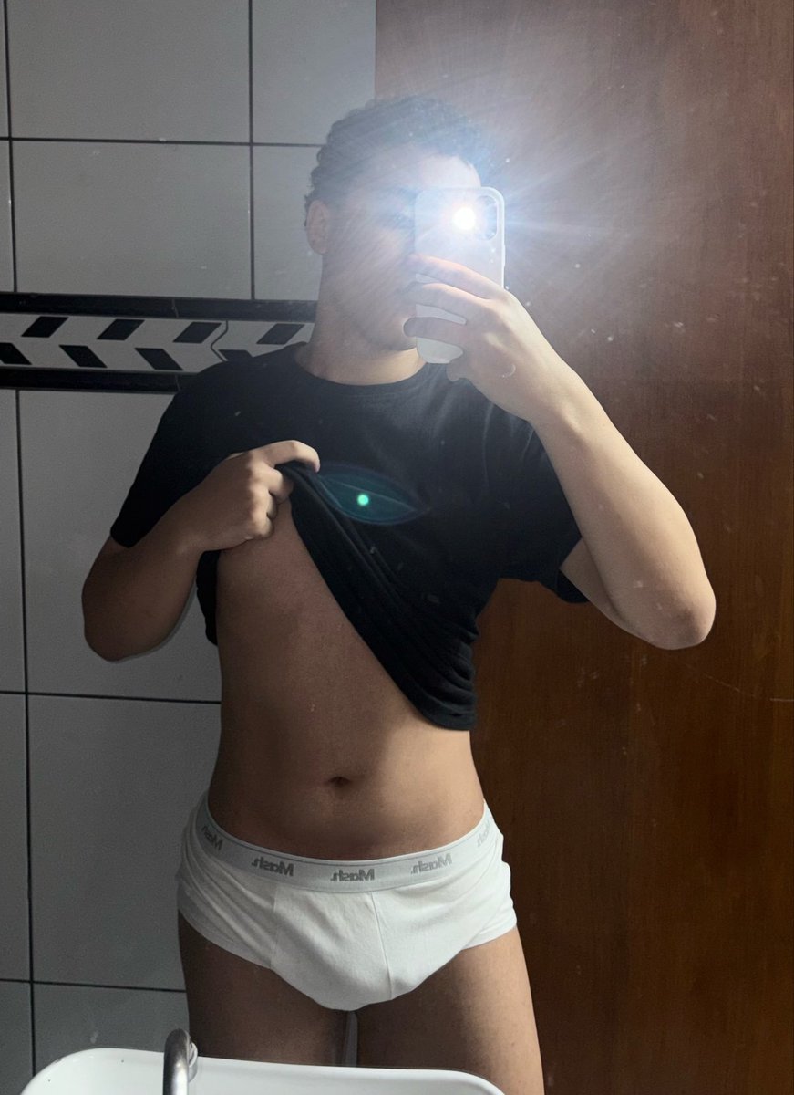 vipzinholive's tweet photo. Comprei cueca nova, gostaram? 🩲 https://t.co/ljecleLcwQ