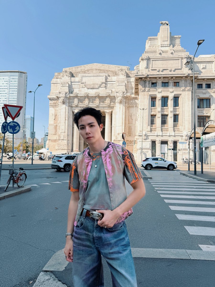 iLeang21's tweet photo. Walking through Milan like it’s my runway.

ZEE PRUK MFW 2027  
#DIESELxZEEPRUK https://t.co/EvmiOrul4Q