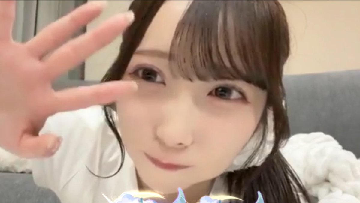 rsayayo1007's tweet photo. さややん今日も配信ありがとう〜！！
仕事から帰宅してぎりぎり見れたと思ったら今日食べた白の板チョコアイスさややんも食べてたからとても幸せ気分になった🤭
今日のさややんも可愛い

  #谷崎早耶 
 #さやうさるーむ 
 #さやうさのおと https://t.co/B6KiS2t0Dc