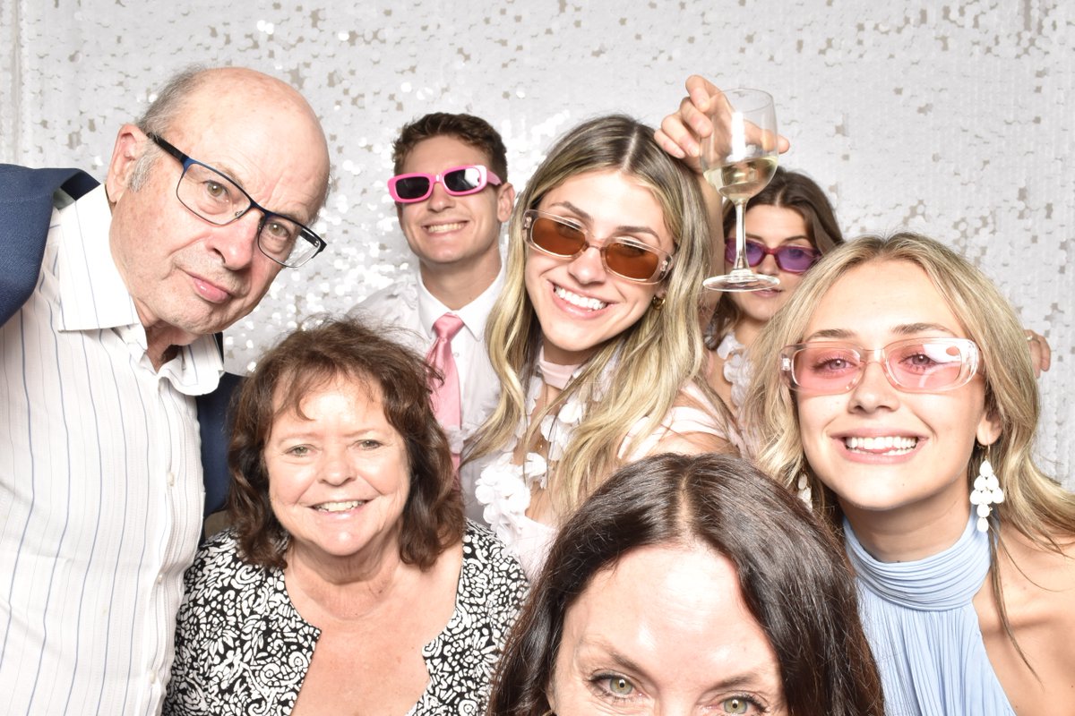 ShutterBoothDet's tweet photo. Lauren &amp; Nicholas said “I do” surrounded by the timeless charm of Detroit’s Colony Club.

From the stunning historic details to a packed photo booth full of celebration, their day was the perfect mix of classic Detroit elegance and fun.

Cheers to the newlyweds! https://t.co/SdKXIiqwi6
