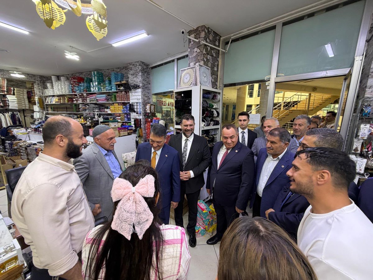 eminsimsekmus's tweet photo. Muş’ta esnafımızın kapısını çaldık, çaylarına ve muhabbetlerine ortak olduk.

Esnafımız ve vatandaşlarımızla gönülden sohbet ettik, düşüncelerini dinledik.

Samimiyetleri ve güzel karşılamaları için teşekkür ediyor, tüm esnafımıza hayırlı işler ve bereketli kazançlar diliyorum.

@AhmetBOgutken @AbdurrahimFIRAT @MelikEmre1