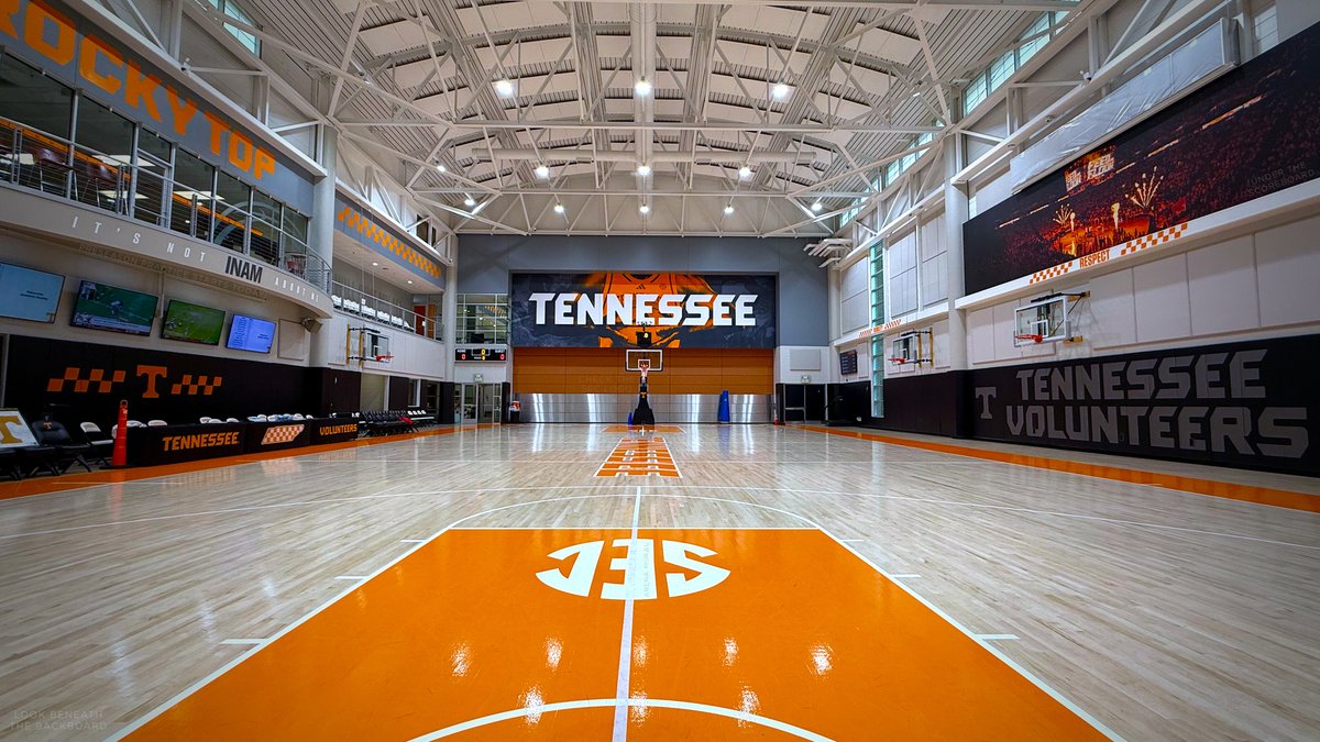 Vol_Hoops's tweet photo. don't look in the bottom left corner https://t.co/yCSCleIJe8