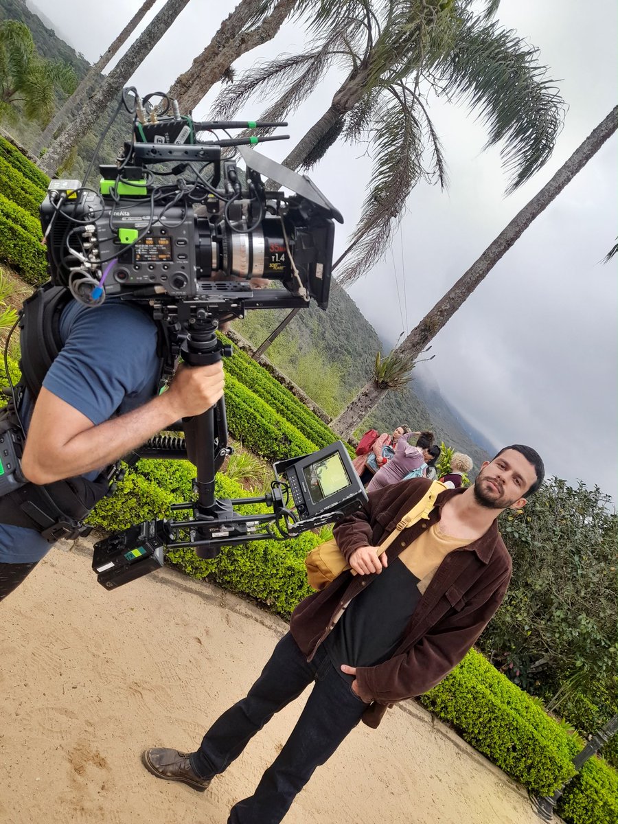 mirandaolucas's tweet photo. Cade os fã clubes de #vermelhosangue ?? 
Ja maratonaram a 2ª temporada? 
Vou soltar varios backstages aqui pra vocês
#vemT3vermelhosangue https://t.co/WQ6lzMGviC