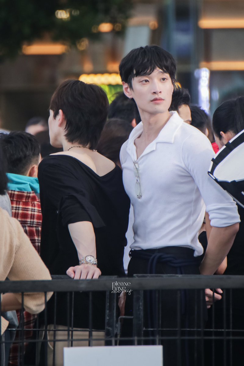 pleaxehavemerxy's tweet photo. ไม่รักกันแล้วก็หย่าให้จบๆไปเหอะ😤 คิวต่อไปจะได้ขยับ แน่นอนว่าเป็นกระผมเองขอรับ อิ_อิ

#BossTong https://t.co/m3qF8oeLcq