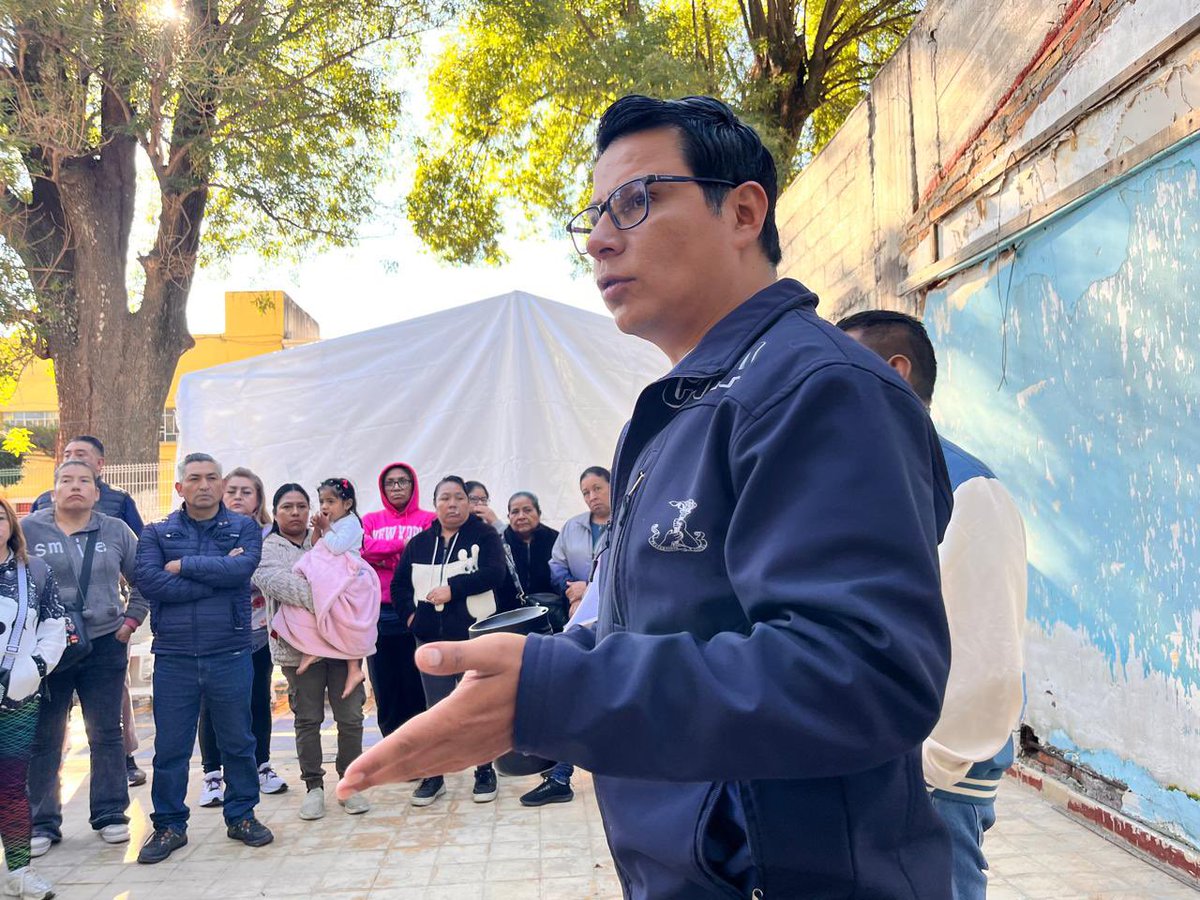 IsaiasChanonaH's tweet photo. #ComercioAntorchista || Esta mañana me reuní con mis compañeros del comercio Antorchista en Tlaxcala.🚩🔥

Es importante revisar y darle seguimiento a las condiciones en las que laboran nuestros compañeros, pues las injusticias y las necesidades son muchas, debemos estar unidos. https://t.co/zCM7AeOHWG