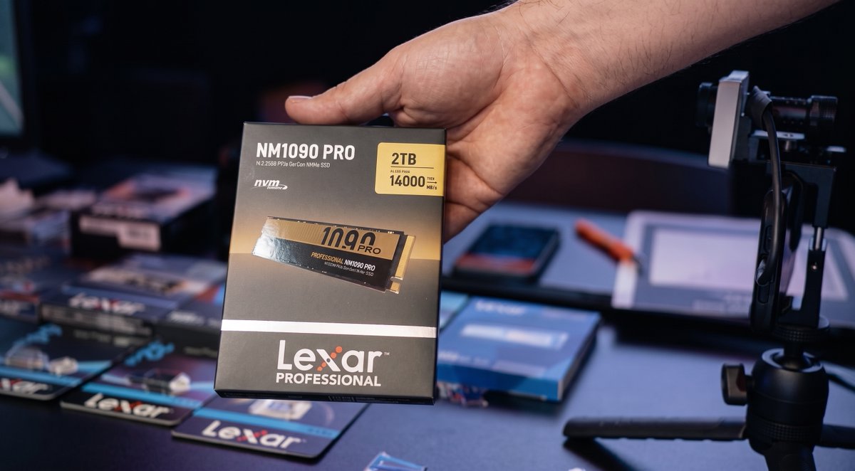 Enfasys's tweet photo. 🚀 #Lexar refuerza su estrategia de #almacenamiento en Latam enfocándose en el usuario final. Luis Valladares destaca la alianza con #Elit para potenciar la visibilidad de su portafolio, abarca productos de entrada y soluciones de alto rendimiento.

🔗 https://t.co/ulEjFSZZ2h https://t.co/EtXSHxuxxM