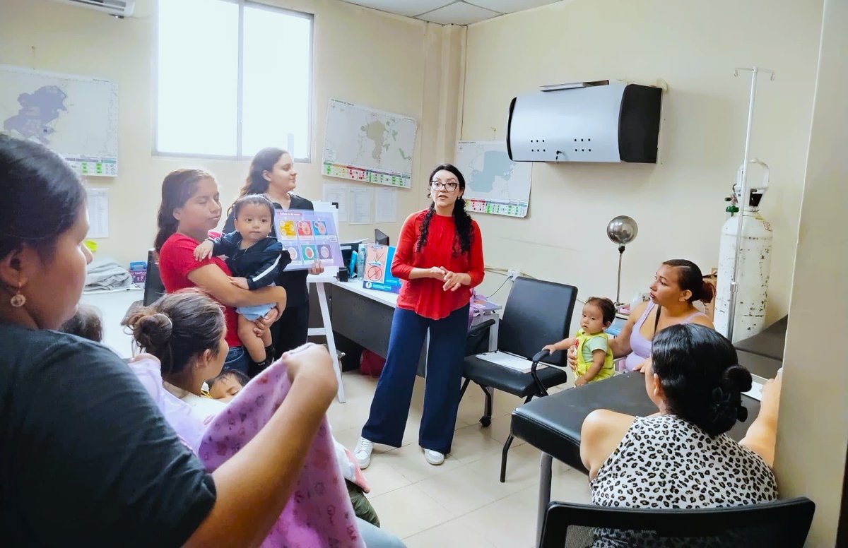 Salud_Guayas's tweet photo. 🤱💙 Fortalecemos la #LactanciaMaterna en nuestra comunidad

#Balzar | En el Centro de Salud #Cerritos, se llevó a cabo la sesión mensual del Grupo de Apoyo a la #LactanciaMaterna, un espacio de acompañamiento, orientación y aprendizaje para las madres y familias. https://t.co/imjyD6Torf