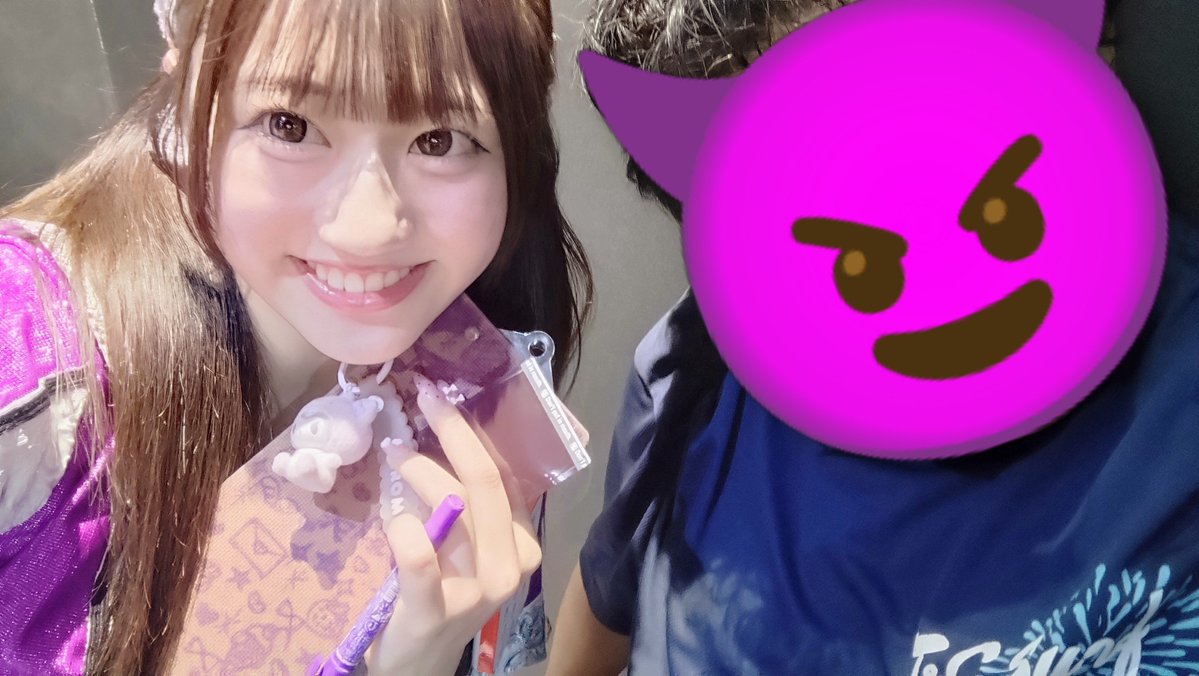6Moto1976's tweet photo. ライブジム 第72弾
　新宿DHNoA
本日3まわし目はネコプラ😸
シルバーウィーク5日連続ライブ参戦の4日目は
山中湖🌪️翌日の3まわし✨️
さすがに疲労が出てきたが
りりなさんとお話しして復活🤗
そしてかわいー🫣
みいさんには貴重な情報を提供してきましたっ🧐
#ネコプラ #佐藤りりな #増田みい https://t.co/MxBsr3hoE8
