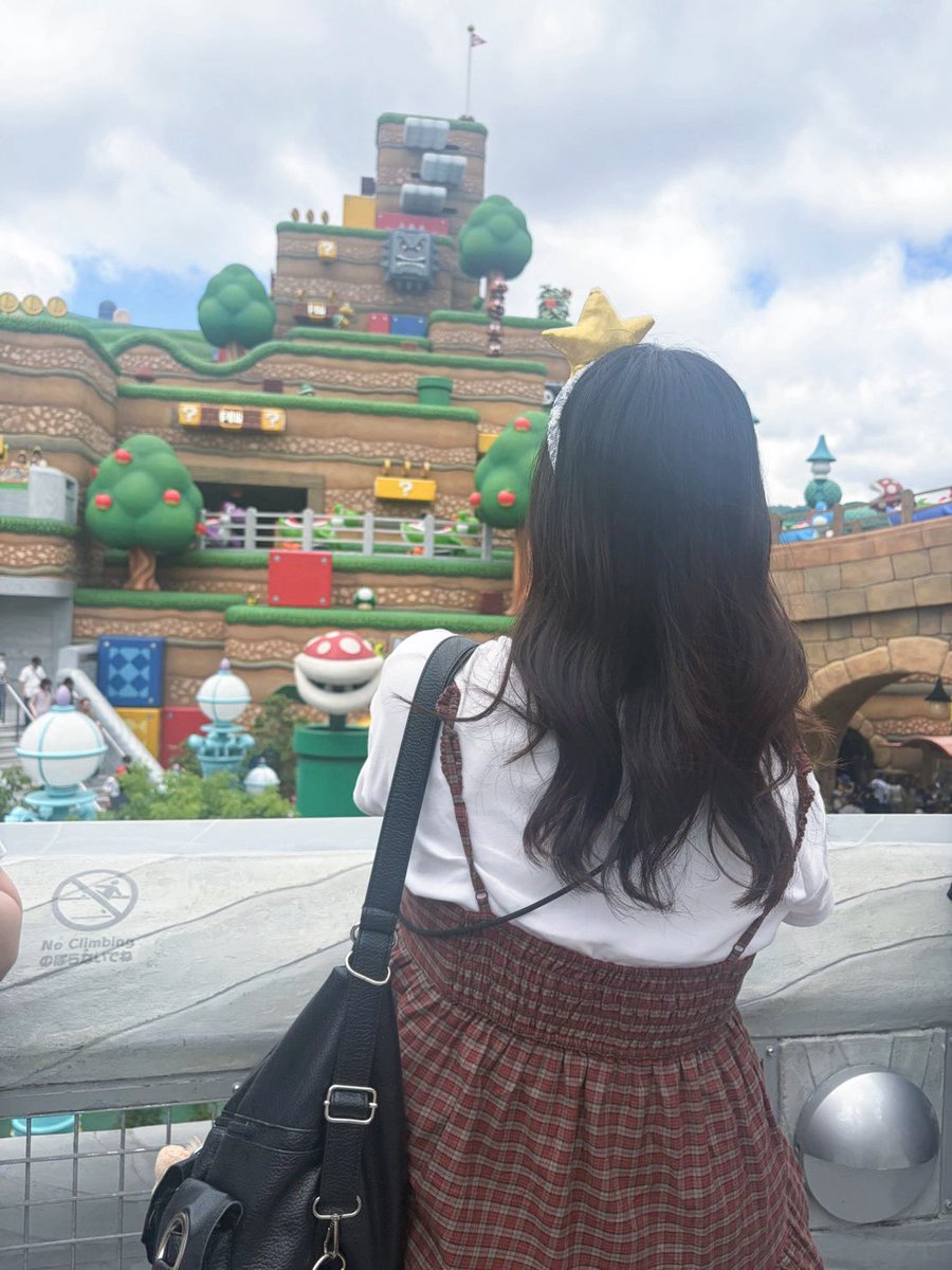 kuni_ilust_25's tweet photo. ユニバにすずさん連れてった調和( ⁎ᵕᴗᵕ⁎ )❤︎ https://t.co/hEpz4MTtvG