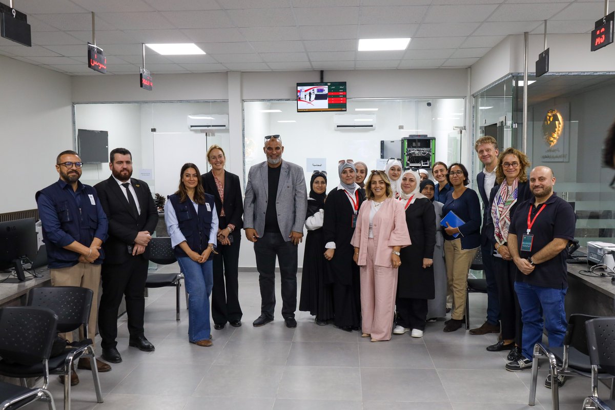 UndpSyria's tweet photo. Pleased to welcome 🇳🇱 delegation to Daraya, where they visited the Citizen Service Centre rehabilitated &amp; equipped by @UNDP, met local stakeholders &amp; saw the challenges in conflict-affected areas

🤝Advancing dialogue on accessible public services &amp; locally led recovery in #Syria https://t.co/EhU9xB3esX