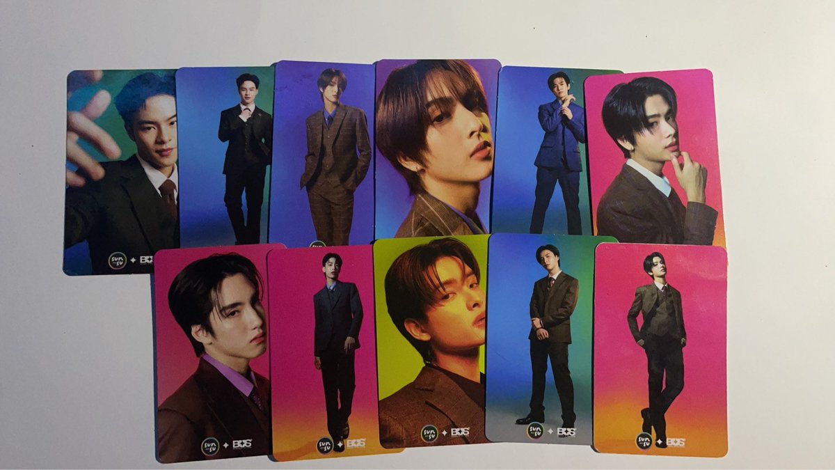 m_pl4x's tweet photo. 25 ฿ ทุกใบ ค่าส่ง 20 มีตน. 15 ฿ การ์ดดัชมิล copper ตามรูป การ์ด sunsu 
 สูท  35 ฿  ทักมาขอดู ตน. ได้น้ะ 🐷#ตลาดนัดบัส #ตลาดนัดbus #sunsuxbus https://t.co/wKgLI5cQdb