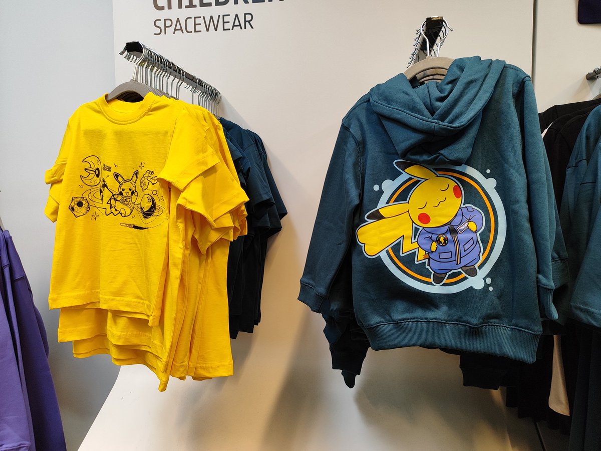 Pokekalos's tweet photo. Aperçus de la collection de goodies de la collection Pokémon × ESA https://t.co/DG0FRT2aaE