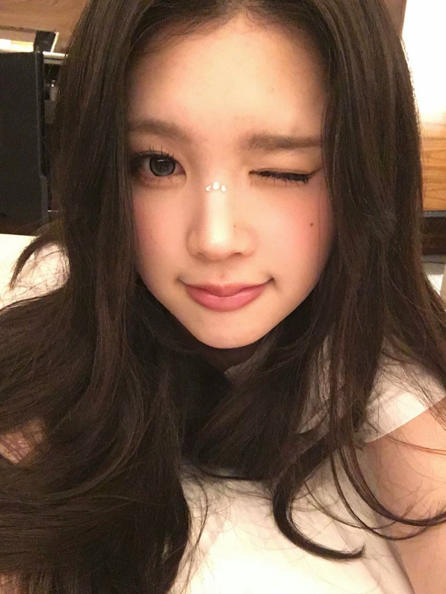 asmuchasever's tweet photo. 이런 셀카 털어주면 나는 진짜 고맙지 💕💕 https://t.co/JCF3VNNpsT