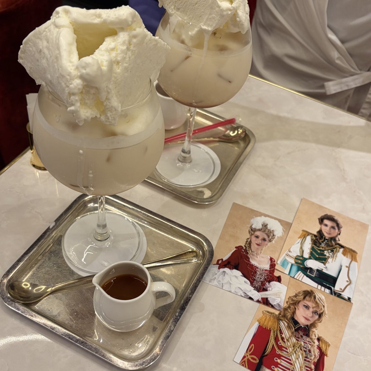 a_sjmt's tweet photo. マリーアントワネットスタイル楽しかった👸🏻🌹
ベルばら公演から丸２年経とうとしてるらしい､､、 https://t.co/KsM5QUJHC8
