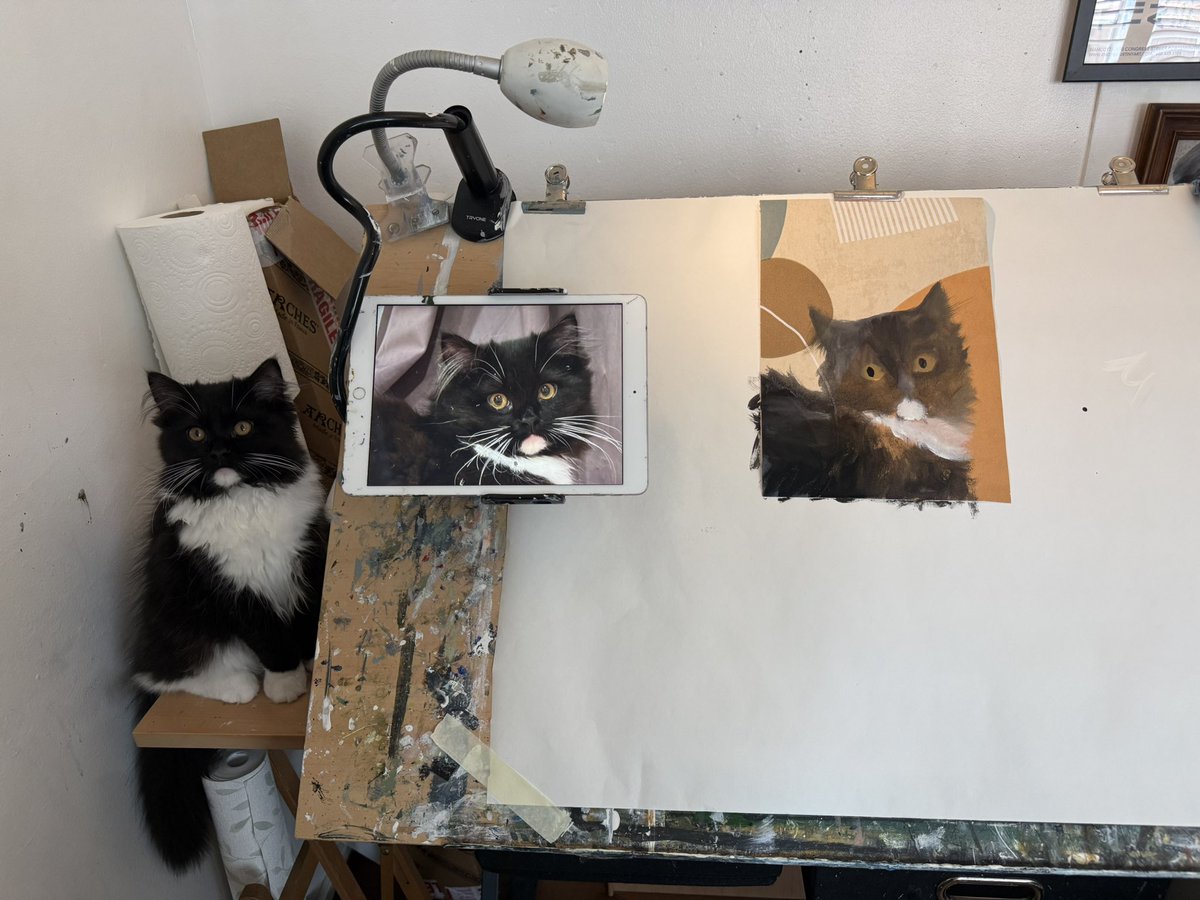 SarahjevsEvans's tweet photo. Howard Kevin and his portraits https://t.co/wDqRUo3CRW