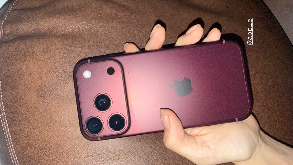dyihyun's tweet photo. new phone who dis? 😋 https://t.co/QYGzii6kZd