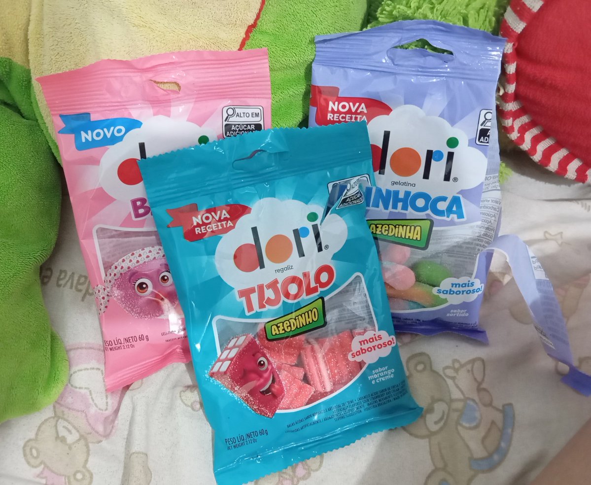 dearichiro's tweet photo. minha irmã compra essas balas todo dia e eu não consigo me segurar 😞 https://t.co/fPKbNs9xQP