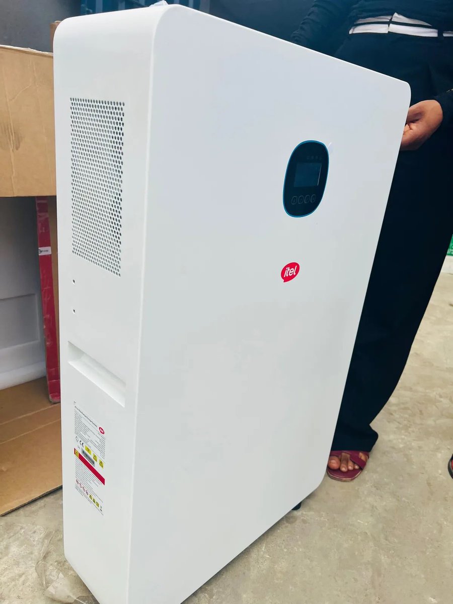 smith_will37557's tweet photo. @Brattyenori13 Solar expert and installer here. If you need the one for minimum and personal use you can go for this. 
But if you want the one for large appliances you should go for the bigger one. https://t.co/ymtIKuPKgc