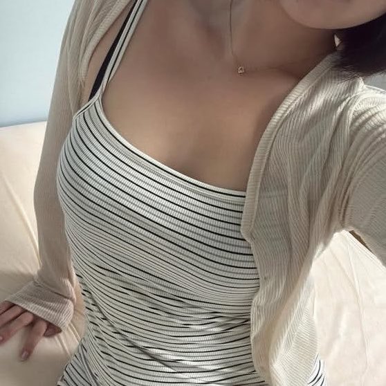 Wang1e8's tweet photo. 为什么每次穿衣服都很勒啊？ #反差  #调教 https://t.co/W22HIhpoQ6