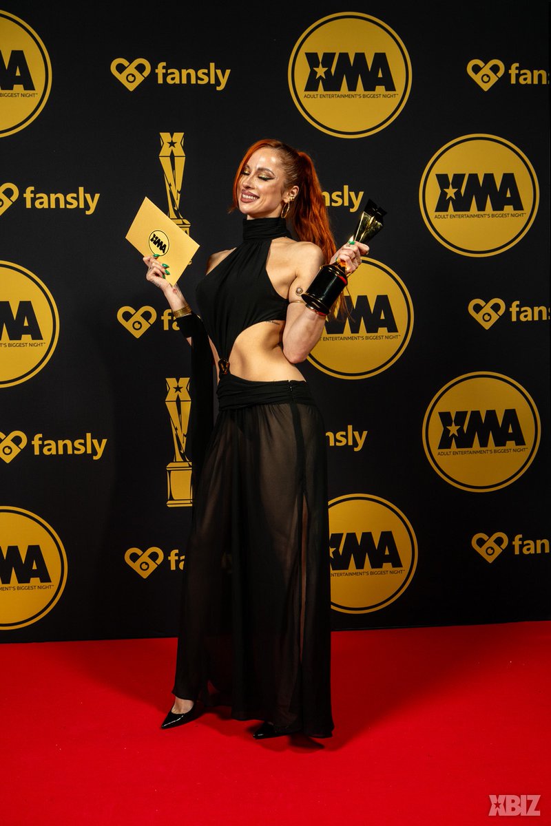 Audrey Reid XMA Europe Best New Performer award emotional photo Audrey Reid XMA Europe Best New Performer award emotional photo