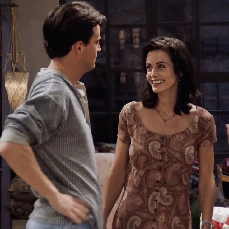redmermaid_'s tweet photo. hace 32 años aparecieron ellos y pusieron la vara q todas las demás parejas intentarían alcanzar https://t.co/HQ6qsgEmZH