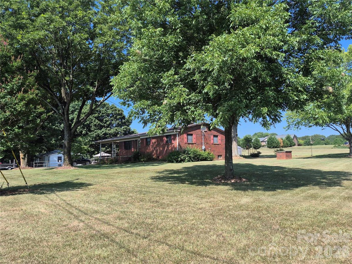 JanicePeeler's tweet photo. Ever wondered if 1189 square feet would be a good fit? #Listing https://t.co/Bs8anXqqlz
