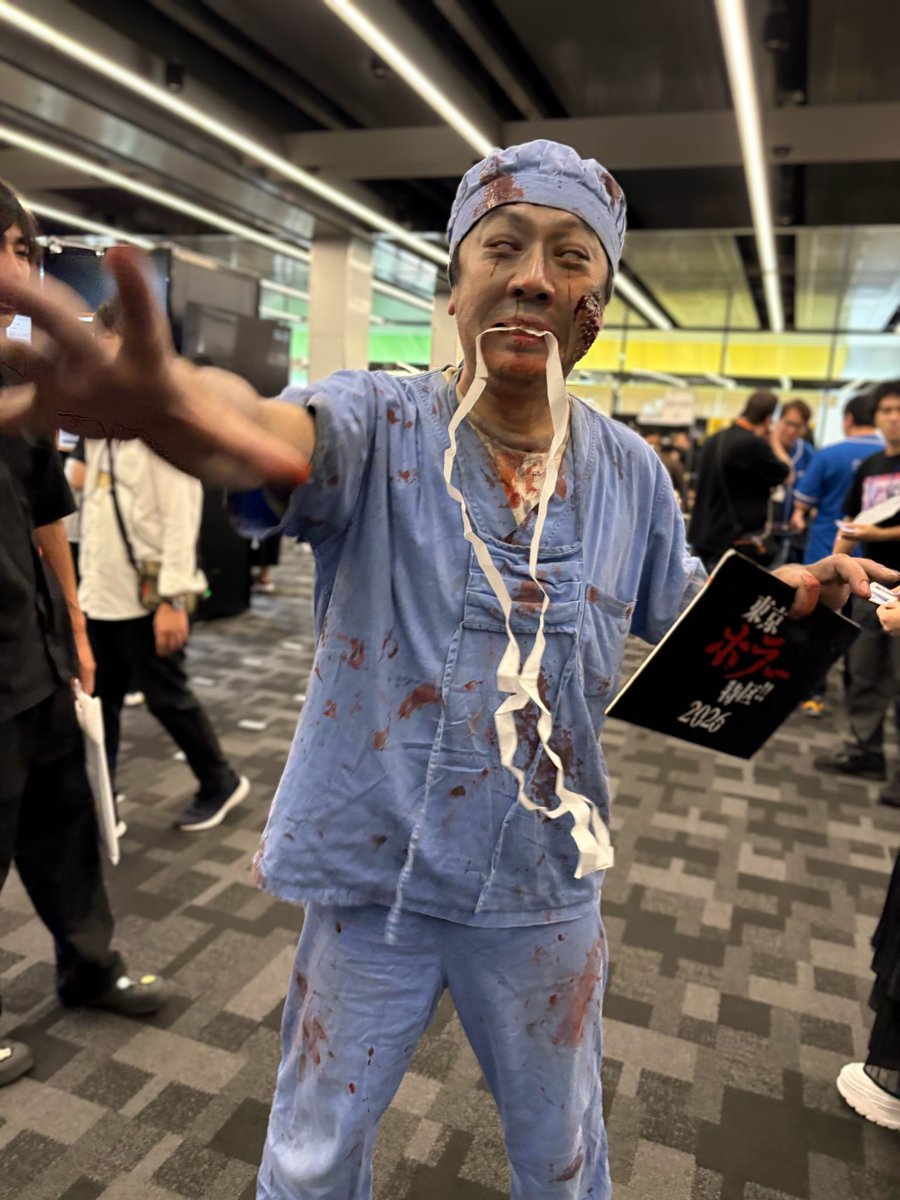 jesuscobhan's tweet photo. 先日ホラー特区にゾンビ枯渇中だったので補充しに行ってきました🧟‍♀️��‍♂️

ゾンビエスケープでは、まさかのオバケンゾンビとしょもじゾンビが！贅沢すぎる🤩

白衣ゾンビも凄くて楽しかったです✨

かなりゾンビを過剰摂取できました👍

 #東京ホラー特区
 #オバケン https://t.co/jqKaY2HAq3
