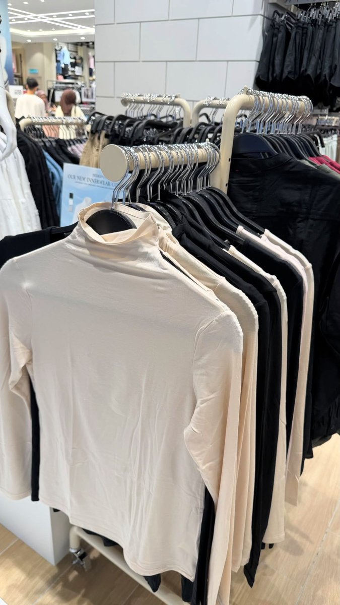 Nurintashaa's tweet photo. Tak ingat siapa cakap haritu tapi betul lah inner dekat padini best. Lembut sejuk jeee.

RM29 je pulak tu! Should i say goodbye to airism uniqlo? 😭🤣 https://t.co/4GVOaZaSJx