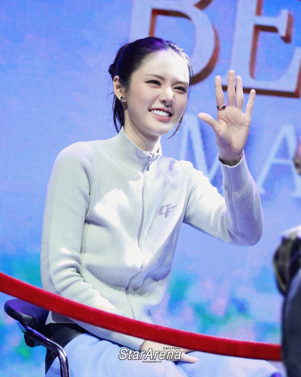 StarArena_'s tweet photo. 260919 LOOKMHEE SONYA "EVERAFTER : BEGIN" IN MANILA 

#LMSY #ลูกหมีซอนญ่า
#LMlookmhee #SonyaSaranphat
#LMSYEVERAFTER #LMSYBeginInManila
@Lookmheewang @sonyasarann
@cdmentph @S9TConcert https://t.co/HAPF1QCkkT