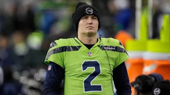 NFLFrascella's tweet photo. Frascella’s NFL MVP ballot, heading into Week 3: 

1. Bills: Josh Allen
2. Seahawks: Drew Lock
3. Seahawks: Jaxon Smith-Njigba
4. 49ers: Brock Purdy
5. Panthers: Bryce Young
6. Bills: Greg Rousseau
7. Chiefs: Patrick Mahomes
8. Ravens: Derrick Henry
9. Raiders: Kirk Cousins
10. 49ers: Fred Warner

Honorable Mention: 

Dak Prescott
Jared Goff
Kenneth Walker
Jahmyr Gibbs
Jonathan Taylor
Chris Olave
Dalton Kincaid
Davante Adams
Amon-Ra St. Brown
Jalen Coker
CeeDee Lamb
Christian Watson
TJ Watt
Dallas Turner
Andrew Van Ginkel
Julian Love
Tyler Shough

… what would you change??