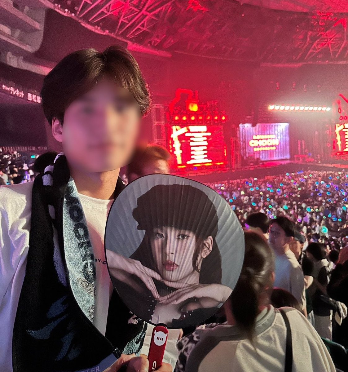 callamdenot's tweet photo. Fanboys Chiquita 🥰🤭  luv luv OSAKA IN ITS CHIQUITA ERA 
#京セラDOMEにベビモン旋風_CHOOMかましたろか
#CHIQUITA #BABYMONSTER https://t.co/ag4YjJolHP