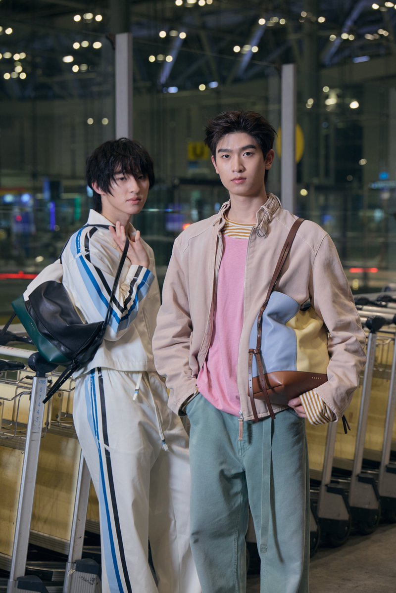 mintmag_th's tweet photo. พาสเทลพาสใจ! เสิร์ฟภาพ #โทมัสก้อง ปรากฏตัวที่สนามบินในลุคจาก Marni ก่อนออกเดินทางสู่โชว์ SS27 ในฐานะคนไทยคู่แรกที่ได้รับเชิญไปร่วมชมแฟชั่นโชว์ถึงมิลาน 💚

#Marni #MarniTH
#Marniss27 
#ThomasKong
#MintNews https://t.co/bexc280VoR