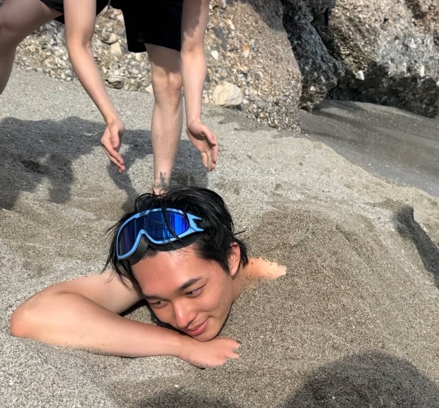 cho17heo's tweet photo. kyo hates me and i know it https://t.co/kTEvgsKyGS