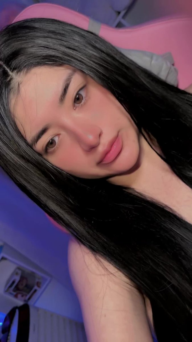 lana_lovexox's tweet photo. u like daddy? don’t just stare 😈 full vibe on Kick → https://t.co/UbqY33KTYz #gamerchick #livewithme #onlytease https://t.co/v8vborKu97
