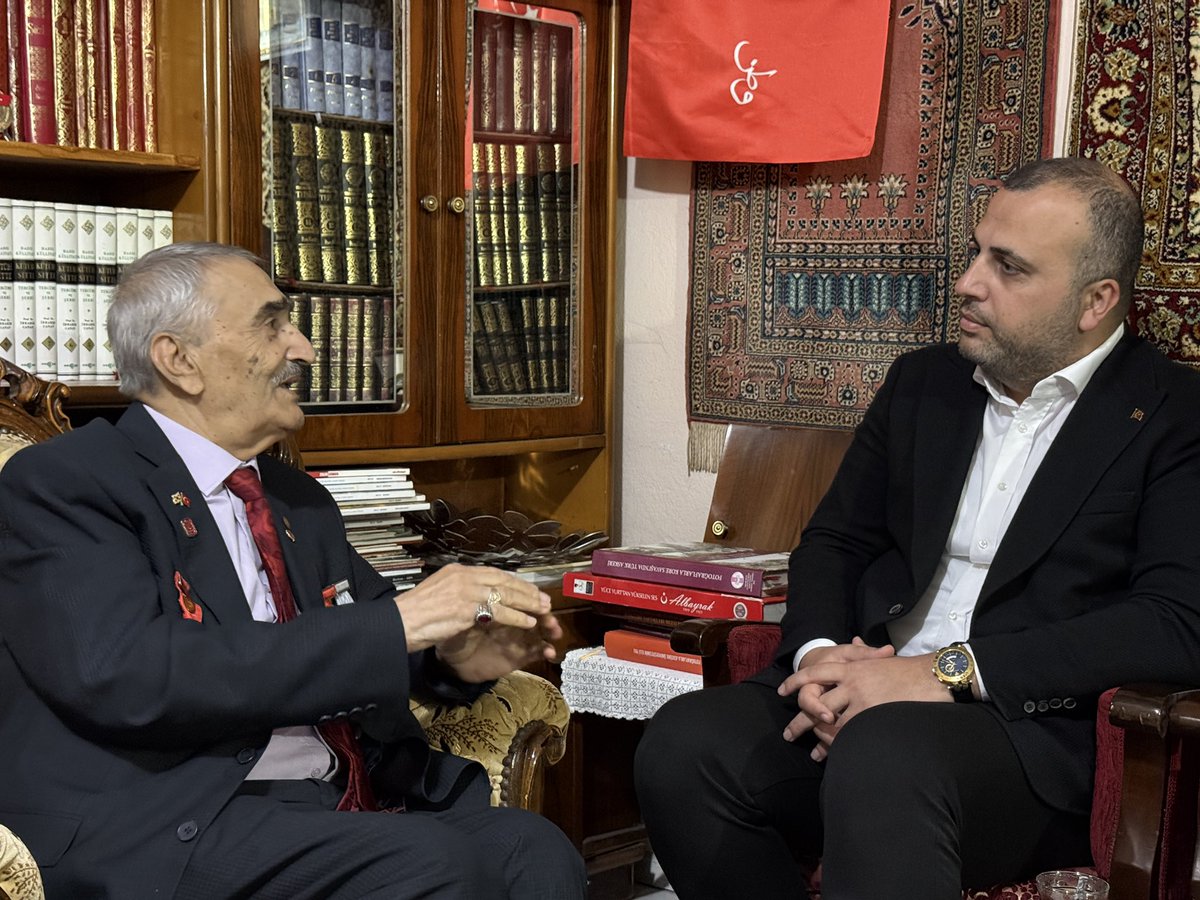 dvrnyalcinkaya's tweet photo. Kore Gazimiz Ahmet Dayı’yı, İl Yönetim Kurulu Üyemiz Mustafa Bayram ile birlikte ziyaret ettik.

Kıymetli gazimizle hasbihal ederek dualarını aldık. Ziyaretimiz vesilesiyle kendisini AK Parti ailemize üye yapmanın da mutluluğunu yaşadık.

Rabbim kendisine sağlık ve afiyet versin. 🇹🇷

@abdullahozdemir 
@mstbayramm 
@nurcanonuruyan 
@sabantanis47 
@Kadirzd60 
@AkPartiGngren