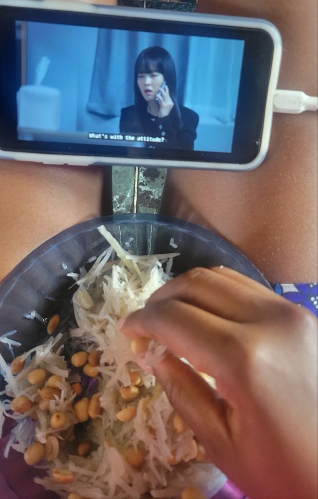 Iamkrebkira's tweet photo. Netflix and chill with white abacha and groundnut 😋 https://t.co/CF3V3phk1b